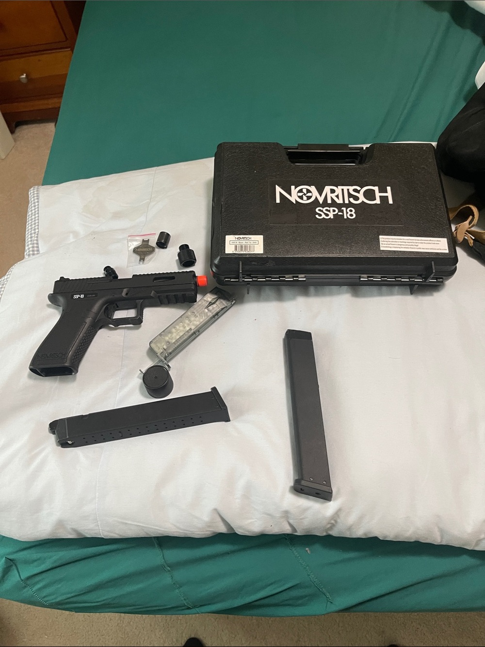 Novritsch SSP-18 Gas Airsoft Pistol with extras!!